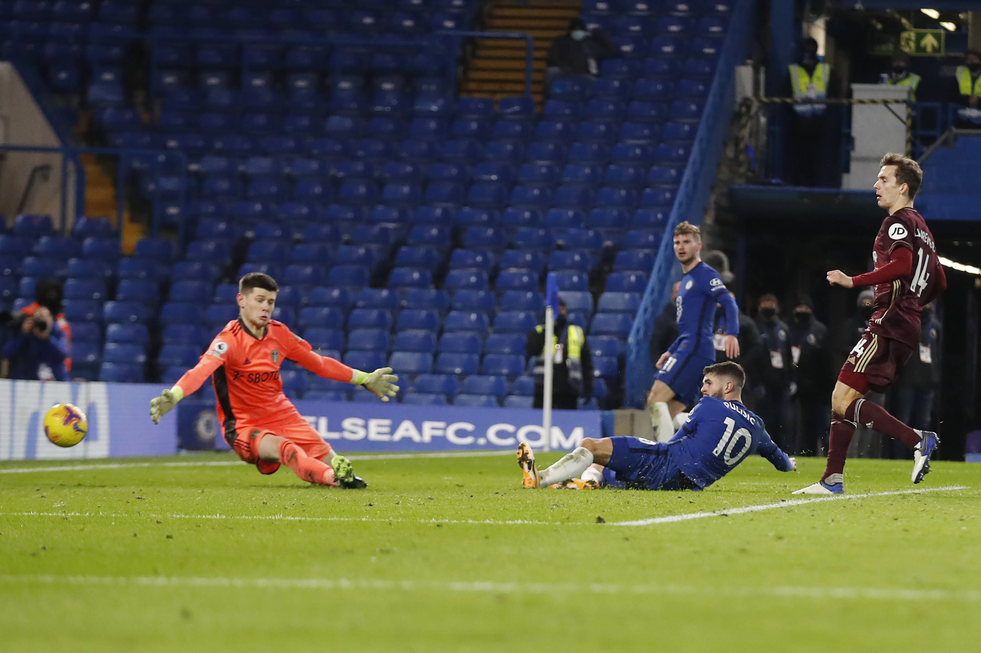 用年轻球员 用年轻球员